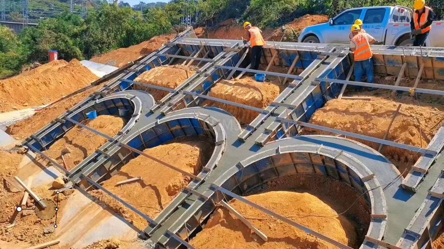 &zwnj;拱形骨架护坡模具是用于边坡防护工程中浇筑混凝土拱形骨架构件的